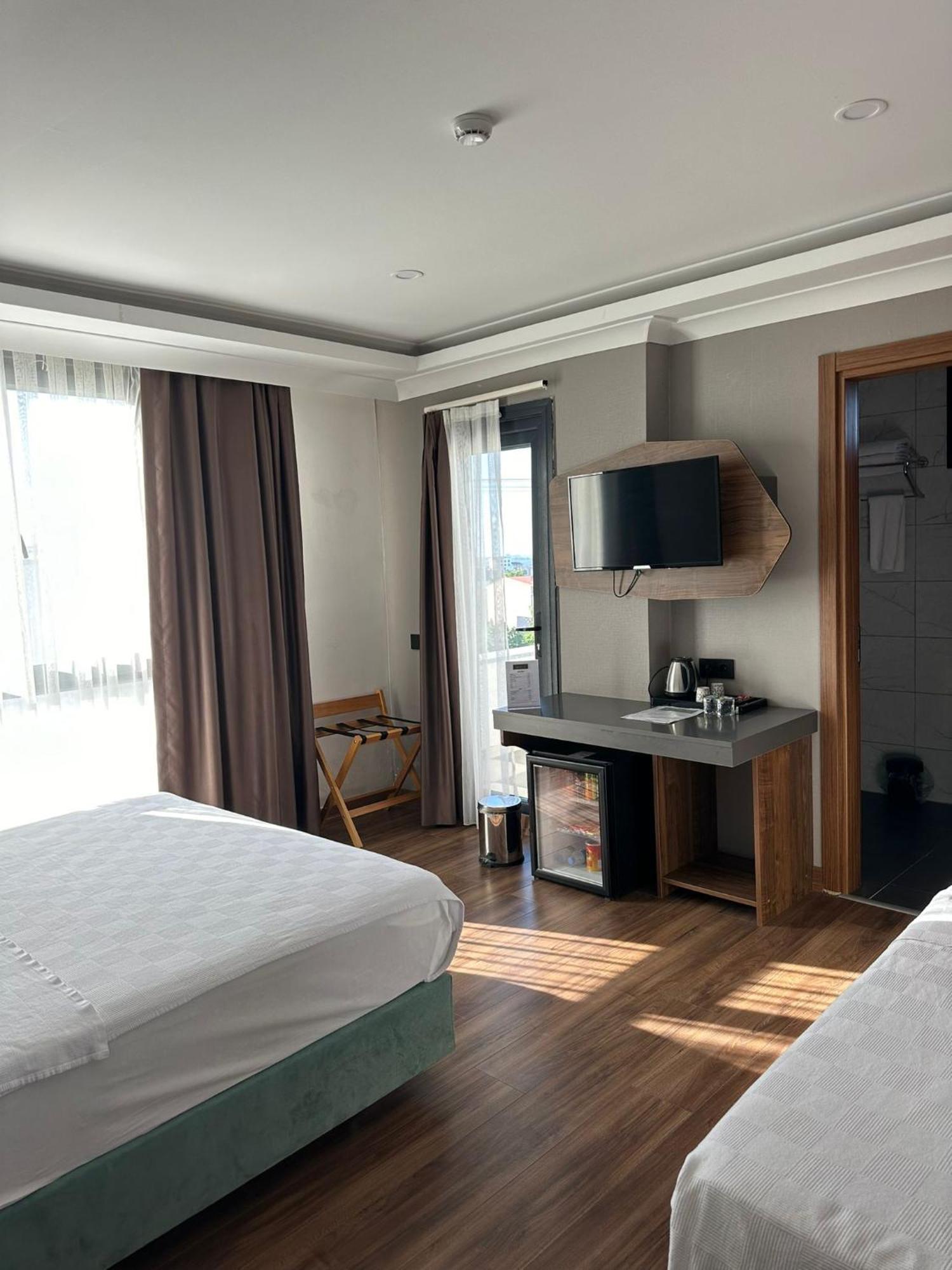 Shelton Airport Hotel Arnavutkoy Esterno foto